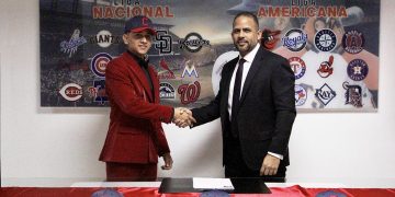 Juneiker Cáceres» prospecto de la academia de béisbol Pablo Sandoval 48 Academy, firmó con los Guardianes de Cleveland.