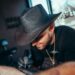 El reconocido artista del tatuaje Gregory Juárez brilló en el Festival Coachella 2025, dejando en alto Venezuela