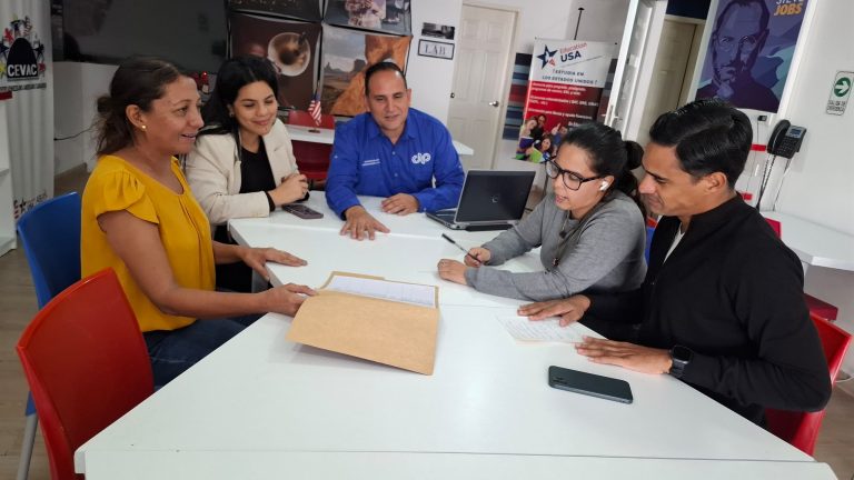 El jurado calificador de los Premios Francisco J. Ávila se reunieron en los espacios del Cevac (1)