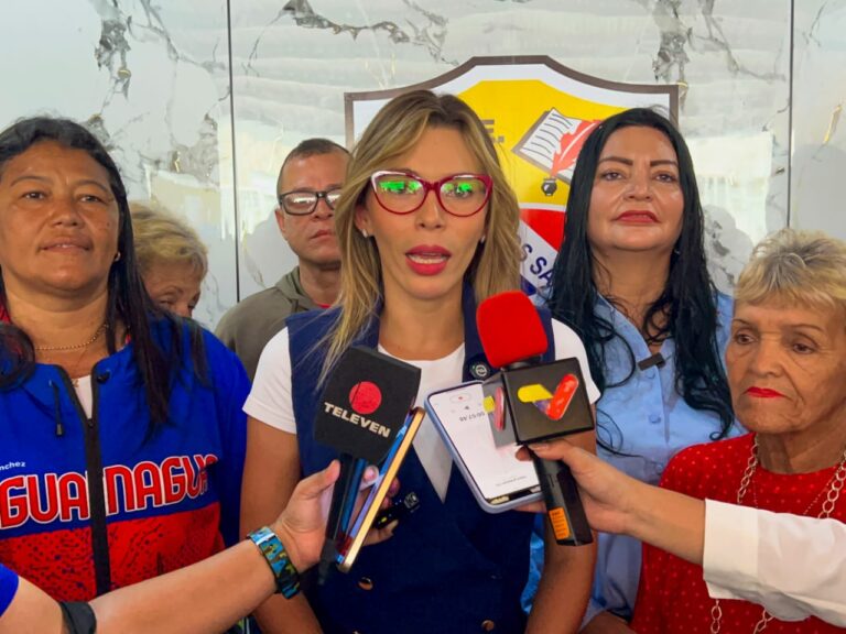 Alcaldesa Elizabeth Niño entregó rehabilitada la U.E. Enrique Barrios Sánchez en Barrio Unión (5)