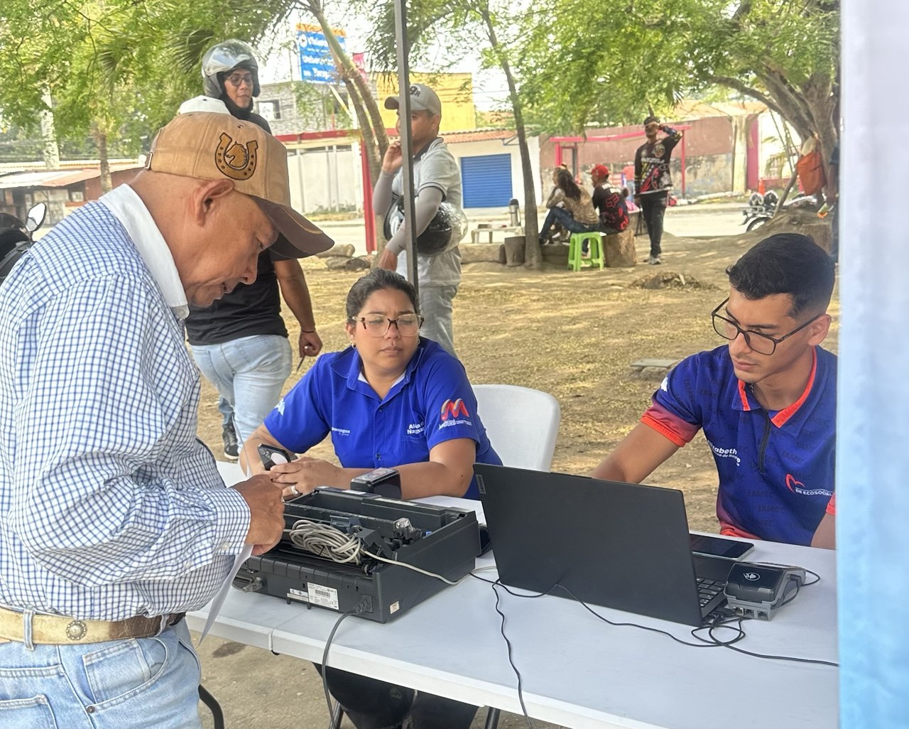 Más de 2.000 establecimientos han sido abordados por el programa “Contribuyendo Contigo” en Naguanagua (5)